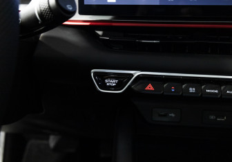 Подержанный автомобиль Geely Coolray 2026 года (19 фото)