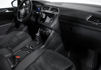 Подержанный автомобиль Volkswagen Tiguan 2018 года (13 фото)