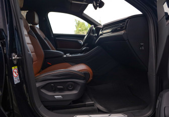Подержанный автомобиль Volkswagen Touareg 2020 года (26 фото)