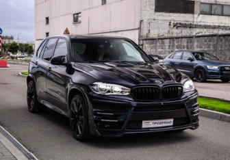 Подержанный автомобиль BMW X5 M 2016 года (5 фото)