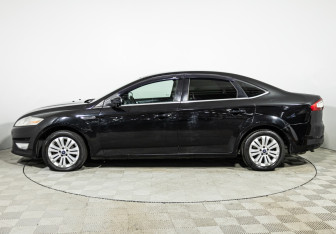 Подержанный автомобиль Ford Mondeo Sedan 2014 года (8 фото)