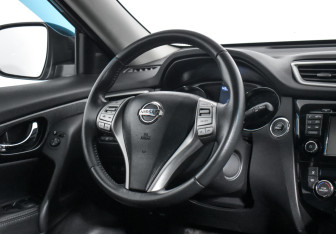 Подержанный автомобиль Nissan X-Trail 2016 года (15 фото)