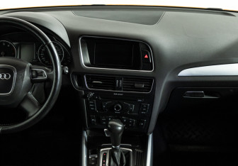 Подержанный автомобиль Audi Q5 2011 года (14 фото)