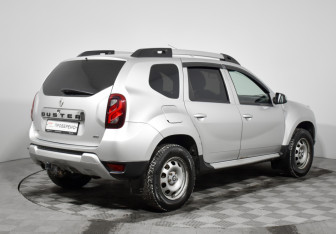 Подержанный автомобиль Renault Duster 2016 года (5 фото)