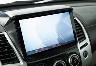 Подержанный автомобиль Mitsubishi Pajero Sport 2013 года (15 фото)