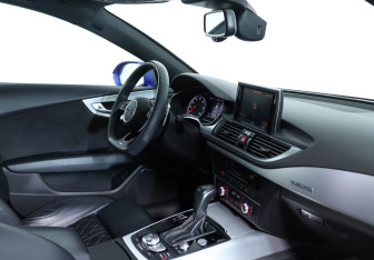 Подержанный автомобиль Audi A7 2016 года (11 фото)