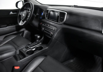 Подержанный автомобиль Kia Sportage 2018 года (13 фото)