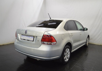 Подержанный автомобиль Volkswagen Polo Sedan 2013 года (5 фото)