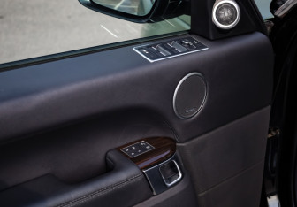 Подержанный автомобиль Land Rover Range Rover 2017 года (25 фото)