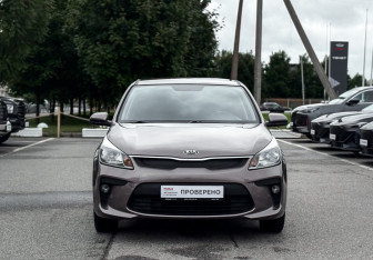 Подержанный автомобиль Kia Rio Sedan 2018 года (2 фото)