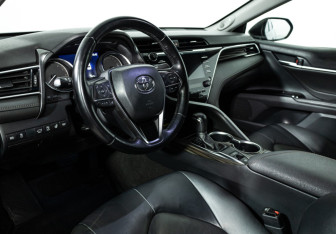 Подержанный автомобиль Toyota Camry Sedan 2020 года (11 фото)