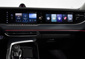 Подержанный автомобиль Voyah Free 2023 года (17 фото)