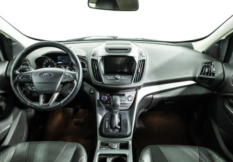 Подержанный автомобиль Ford Kuga 2018 года (13 фото)