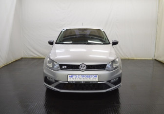 Подержанный автомобиль Volkswagen Polo Sedan 2016 года (2 фото)