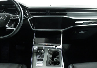 Подержанный автомобиль Audi A6 Sedan 2020 года (14 фото)