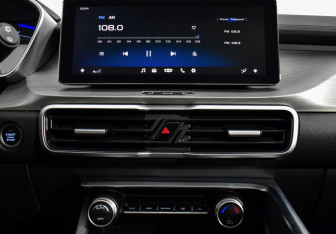 Подержанный автомобиль Geely Coolray 2022 года (19 фото)