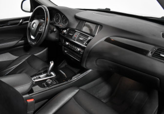Подержанный автомобиль BMW X3 2016 года (15 фото)