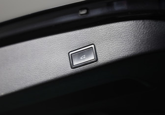 Подержанный автомобиль Volkswagen Touareg 2015 года (31 фото)