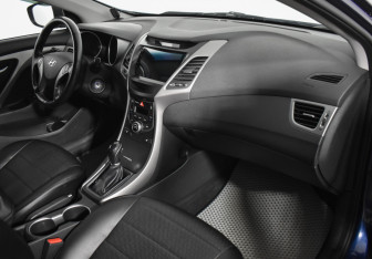 Подержанный автомобиль Hyundai Elantra Sedan 2014 года (12 фото)