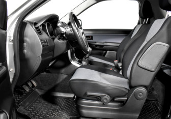 Подержанный автомобиль Suzuki Grand Vitara 2008 года (10 фото)