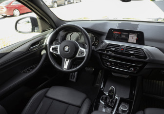 Подержанный автомобиль BMW X3 2020 года (12 фото)