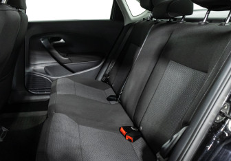 Подержанный автомобиль Volkswagen Polo Sedan 2017 года (10 фото)