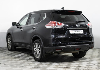 Подержанный автомобиль Nissan X-Trail 2017 года (7 фото)