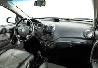Подержанный автомобиль Chevrolet Aveo Sedan 2007 года (9 фото)