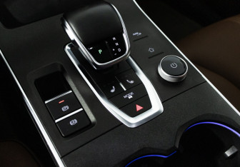 Подержанный автомобиль Omoda C5 2022 года (21 фото)