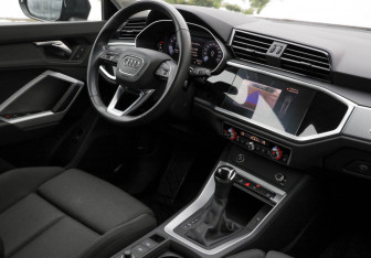Подержанный автомобиль Audi Q3 2020 года (11 фото)