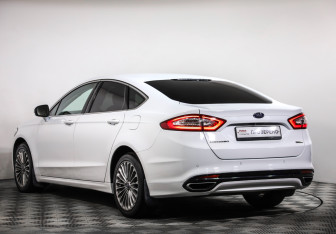Подержанный автомобиль Ford Mondeo Sedan 2016 года (7 фото)