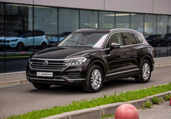 Подержанный автомобиль Volkswagen Touareg 2018 года (3 фото)