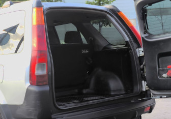 Подержанный автомобиль Honda CR-V 2002 года (21 фото)