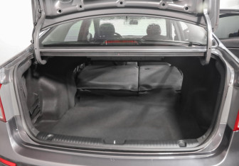 Подержанный автомобиль Kia Rio Sedan 2015 года (23 фото)