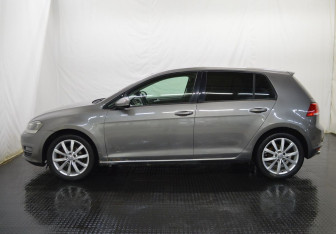 Подержанный автомобиль Volkswagen Golf Hatchback 2013 года (8 фото)