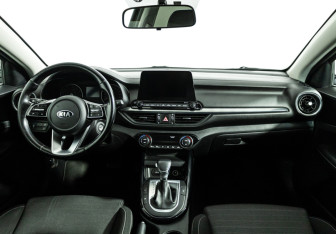 Подержанный автомобиль Kia Cerato Sedan 2020 года (13 фото)