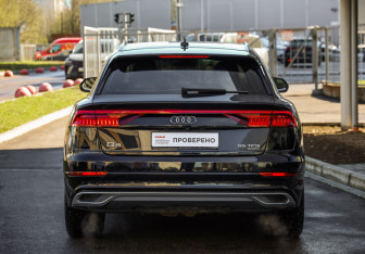 Подержанный автомобиль Audi Q8 2018 года (7 фото)