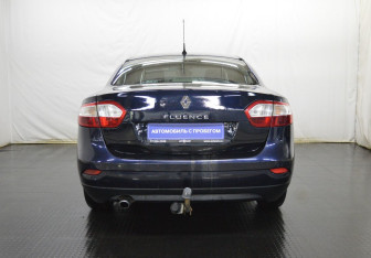 Подержанный автомобиль Renault Fluence 2010 года (6 фото)