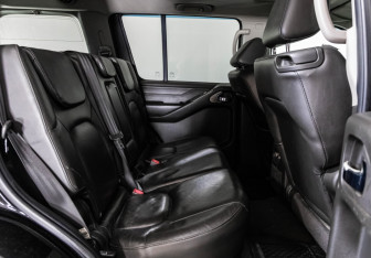 Подержанный автомобиль Nissan Pathfinder 2008 года (15 фото)