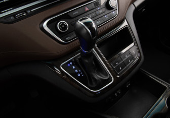 Подержанный автомобиль Hyundai Grand Starex 2020 года (14 фото)