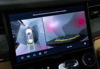 Подержанный автомобиль Lynk&Co 09 2023 года (21 фото)