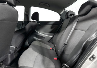 Подержанный автомобиль Hyundai Solaris Sedan 2011 года (12 фото)