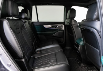 Подержанный автомобиль GAC GS8 2023 года (31 фото)