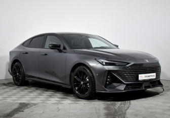 Подержанный автомобиль Changan UNI-V 2023 года (3 фото)