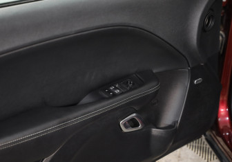 Подержанный автомобиль Dodge Challenger 2019 года (24 фото)