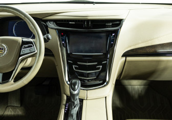 Подержанный автомобиль Cadillac ELR Fastback 2014 года (14 фото)