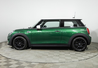 Подержанный автомобиль MINI Hatch 2021 года (8 фото)