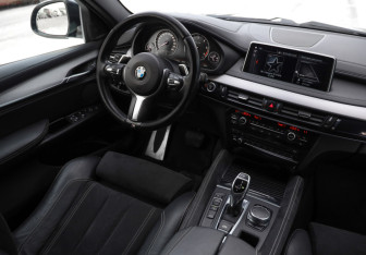 Подержанный автомобиль BMW X6 2017 года (9 фото)