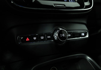Подержанный автомобиль Volvo XC40 2018 года (20 фото)