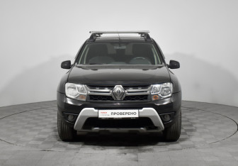 Подержанный автомобиль Renault Duster 2018 года (2 фото)